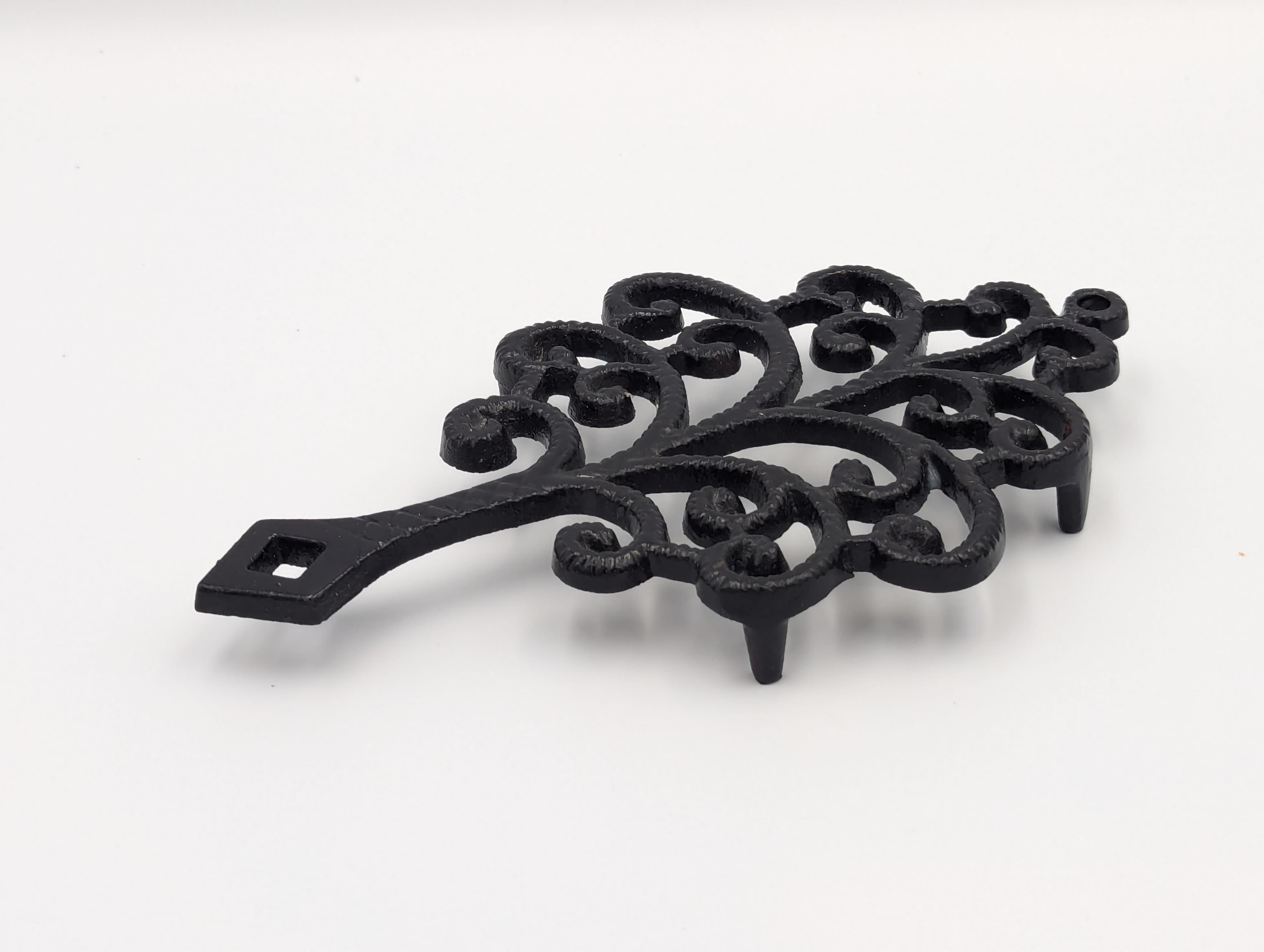 Angular view that shows better detail.