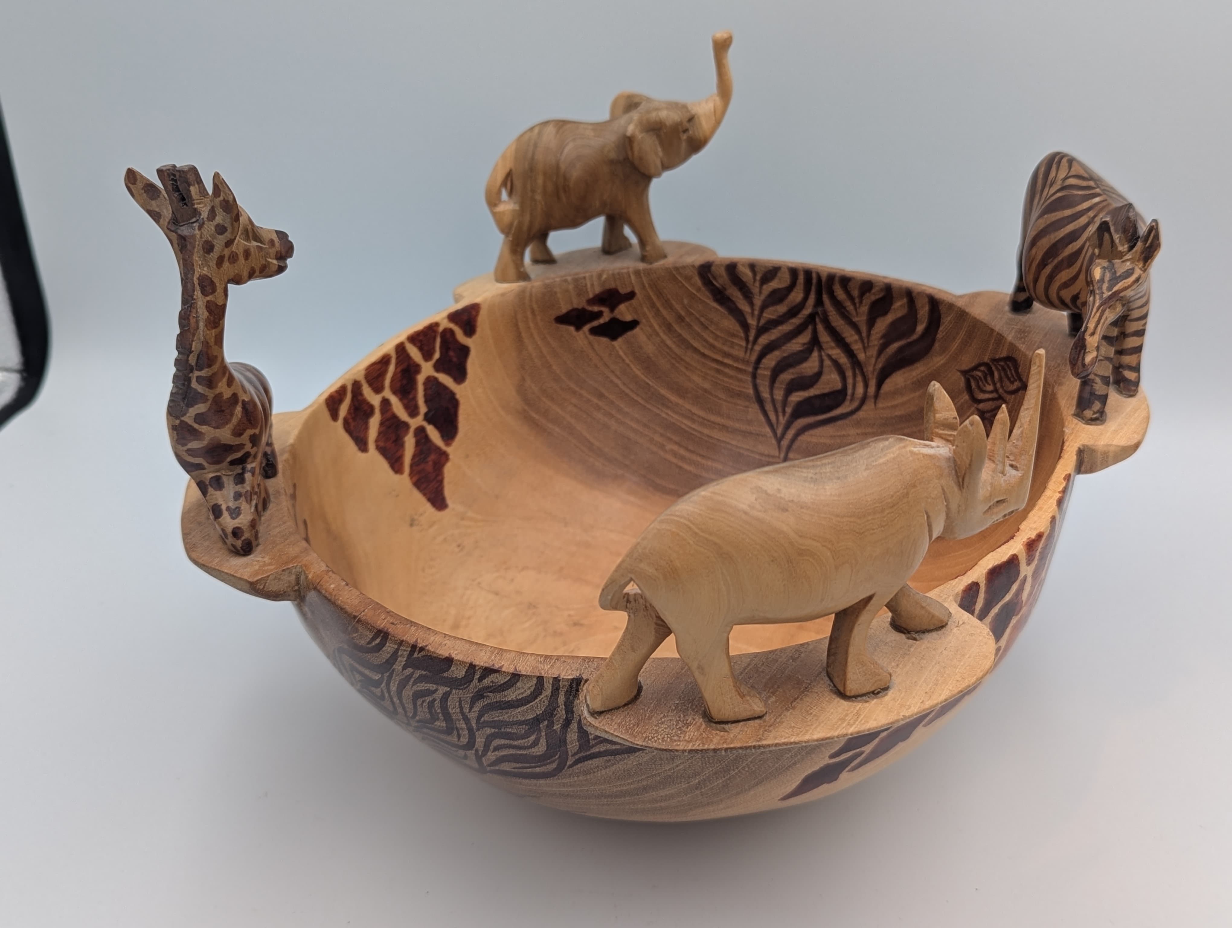 I doubt that the bowl is dishwasher safe :)